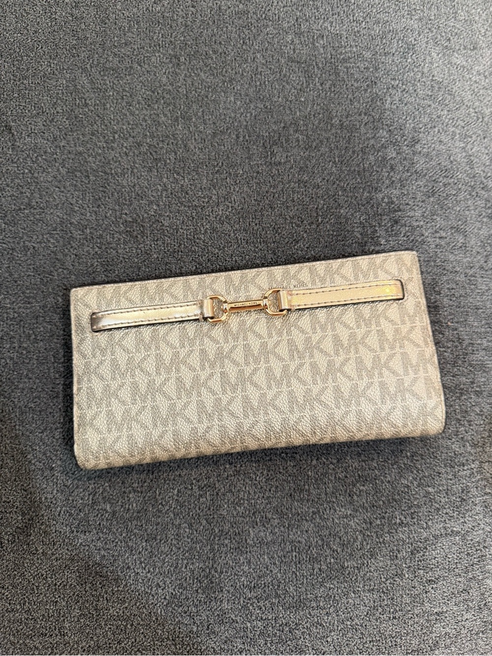 NEW WITH TAGS GOLD MICHAEL KORS WALLET 100% AUTHENTIC